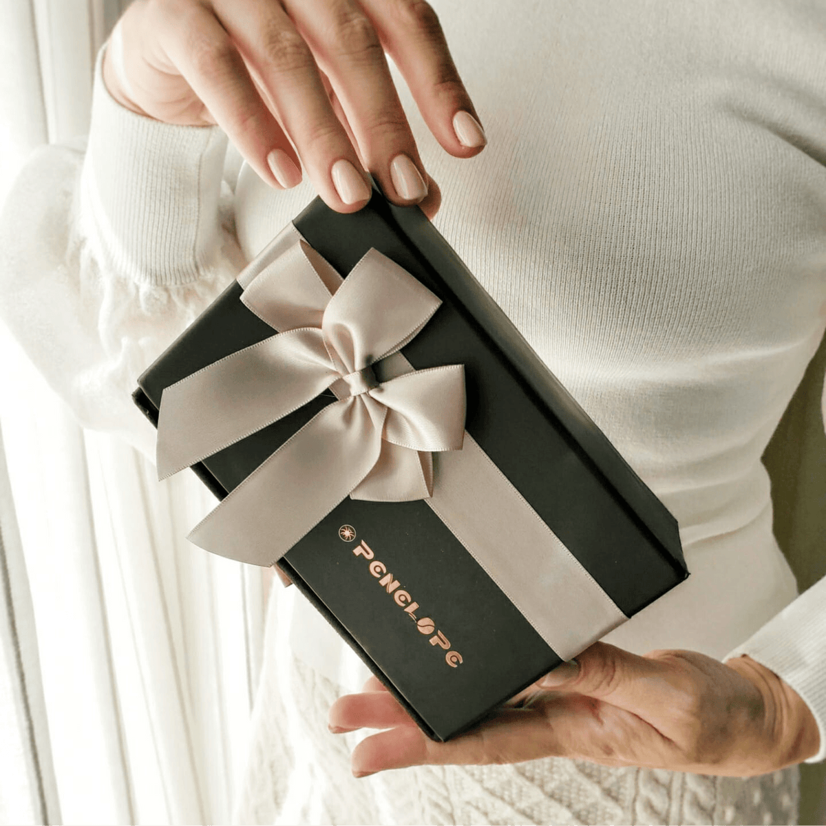 gift-box-beargift-box-bear-7833545 - Penelope Jewellery