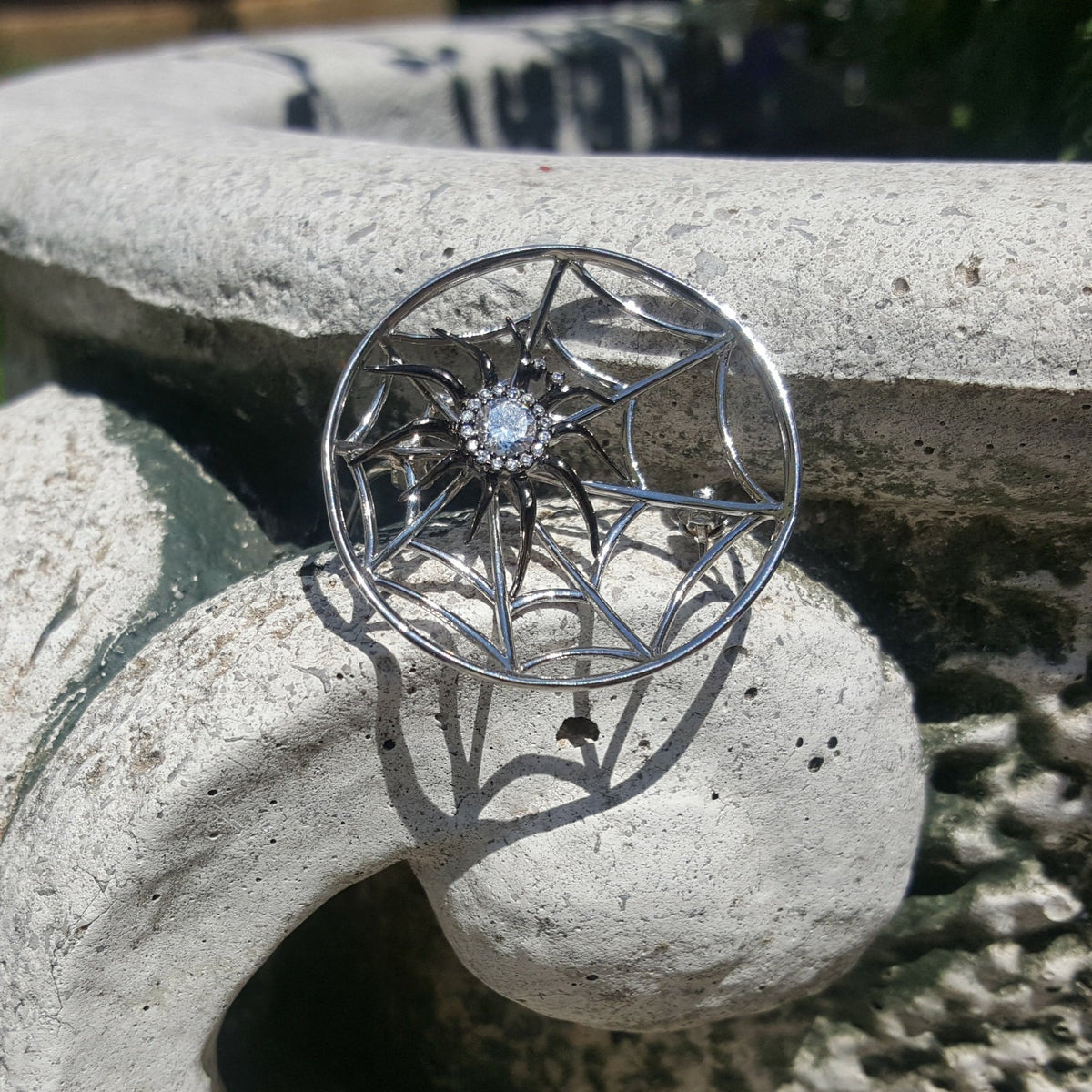 legend-broochlegend-broochkarfica-1541582 - Penelope Jewellery