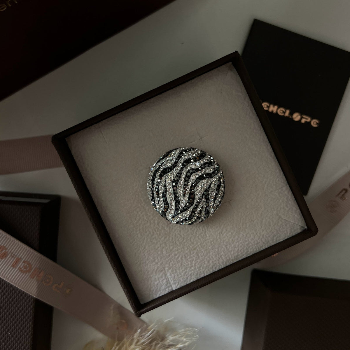midnight-frost-splendor-ringmidnight-frost-splendor-ringunaza-8920917 - Penelope Jewellery