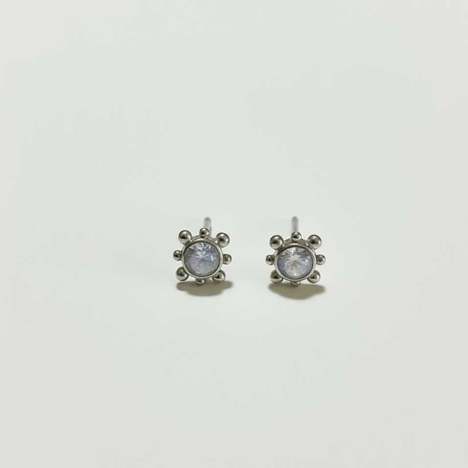 moonstone-margarita-studsmoonstone-margarita-studsvathe-6558623 - Penelope Jewellery