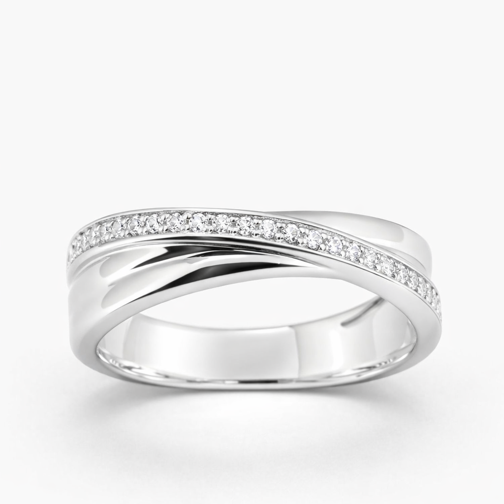 Unaze Dina U4037 prej argjendi 925 me shirita te lemuar te kryqezuar dhe rresht diagonal zirkonesh te bardha, pamje e afert ballore | Penelope Jewellery