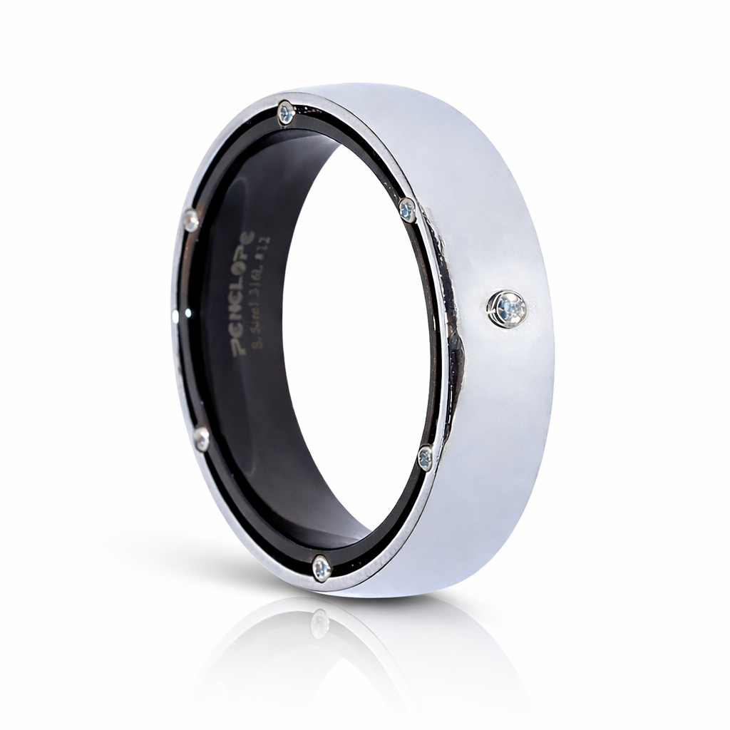 Unaze Dual Circle Elegance U2916 me brendesi te zeze dhe detaje te bardha rrethore ne buze e anash, ne kembe mbi sfond te bardhe | Celik | Penelope Jewellery