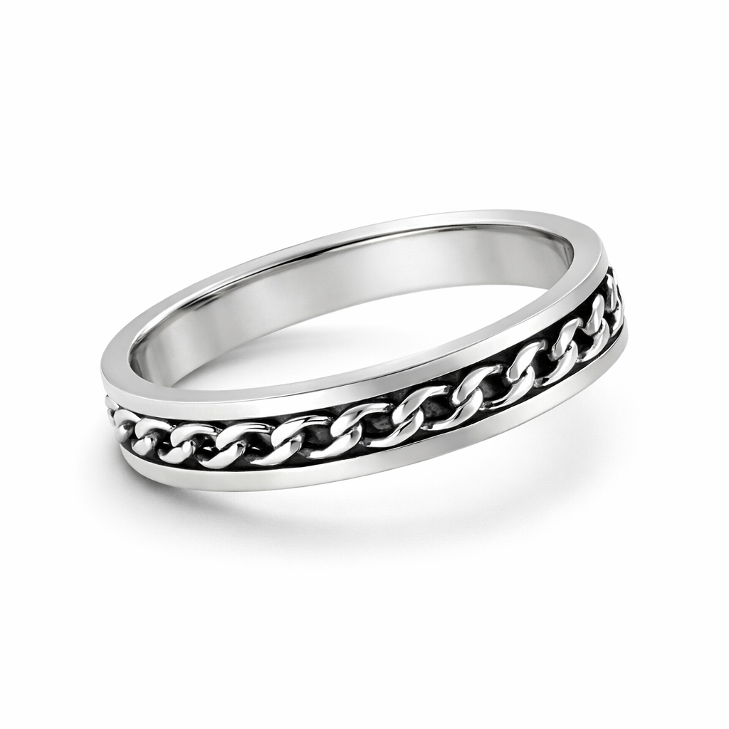Unaze per meshkuj Titanium Chain U2288 me motiv zinxhiri ngjyre argjendi ne brez te erret, e shtrire mbi sfond te bardhe | Titanium | Penelope Jewellery