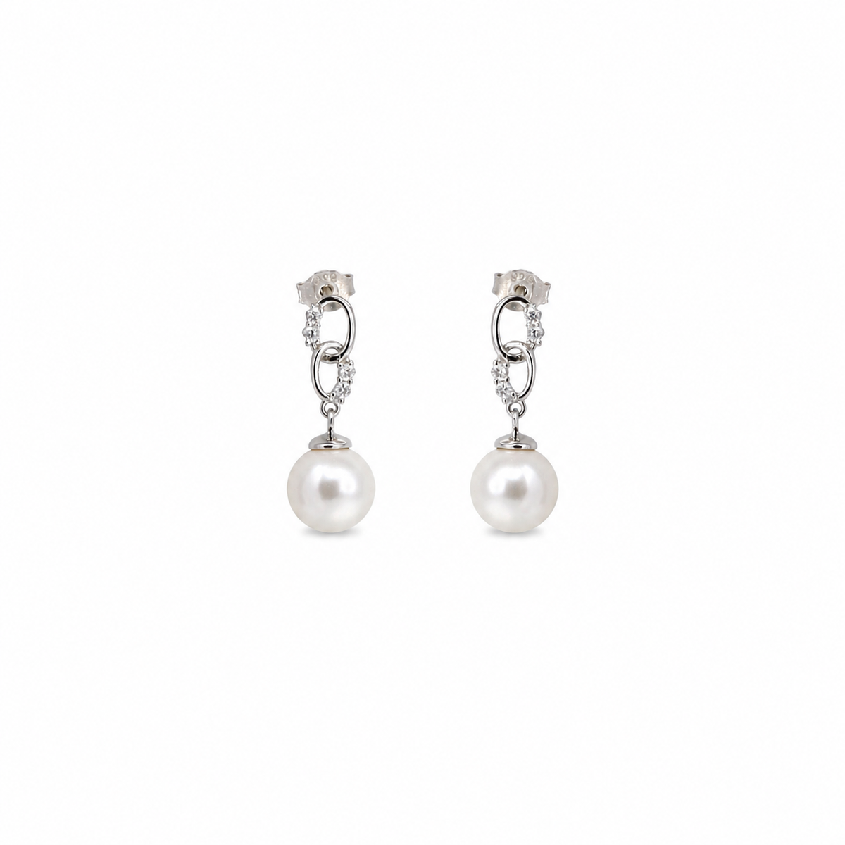 Vathe Risa V3338 me dy hallka ovale te nderlidhura, zirkone dhe perla te bardha, pamje e produktit | Argjend 925 | Penelope Jewellery