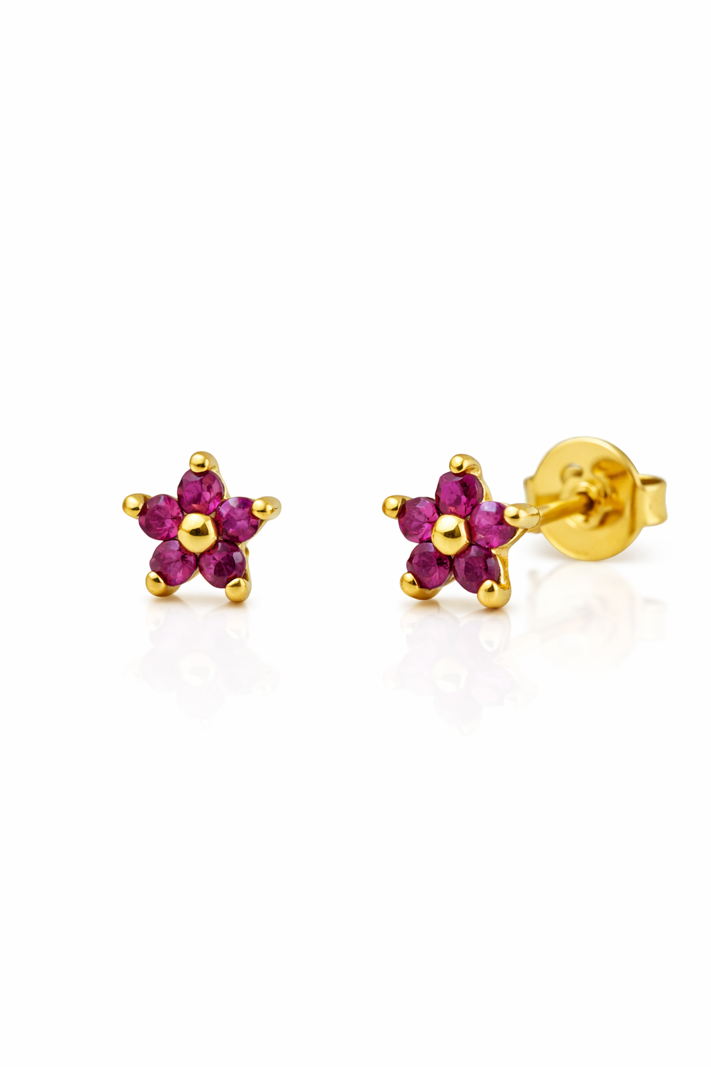 Vathe Daisy Ruby V5191 ne forme luleje me pese petale rubini te kuq dhe detaje ngjyre ari, cift me kapese | Argjend 925 | Larje ari 18K | Penelope Jewellery