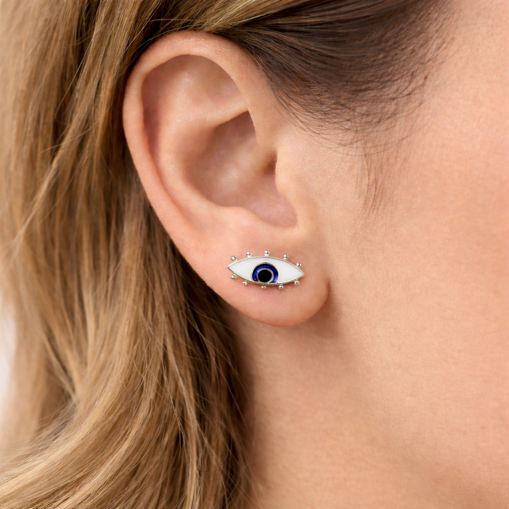 Vath Nazar V5849 me motiv syri ne smalt te bardhe e blu dhe dekore sferike, i vendosur ne vesh | Argjend 925 | Penelope Jewellery