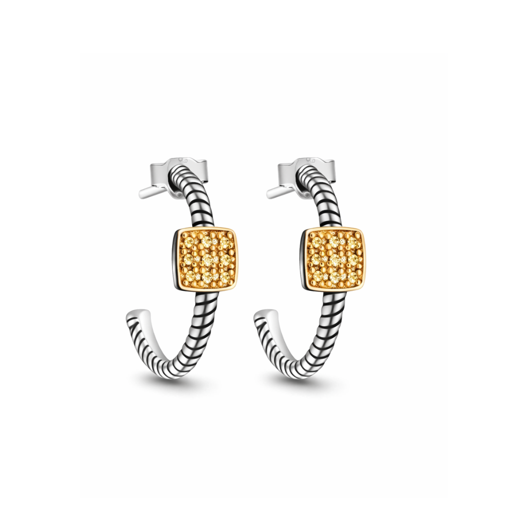 Vathe V5452 rrethor te hapur me vijezime te erreta dhe dekor katror ne ngjyre ari me diamante natyrale | Argjend 925 | Penelope Jewellery