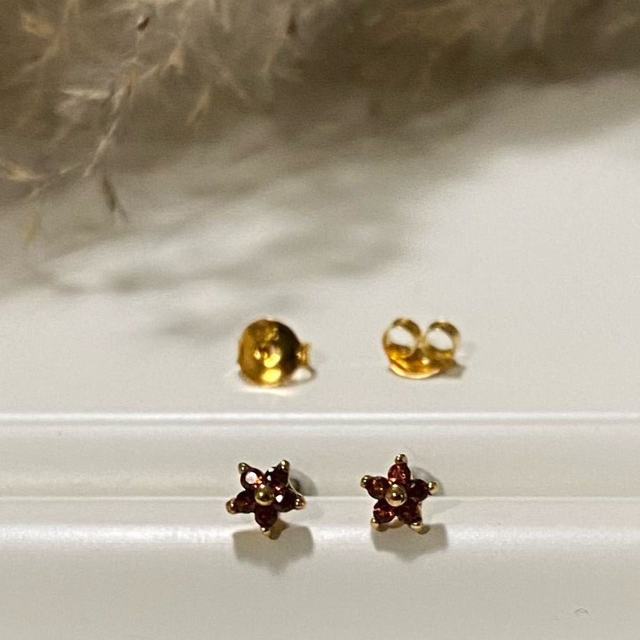 daisy-garnet-gemstonedaisy-garnet-gemstonevathe-2116887 - Penelope Jewellery