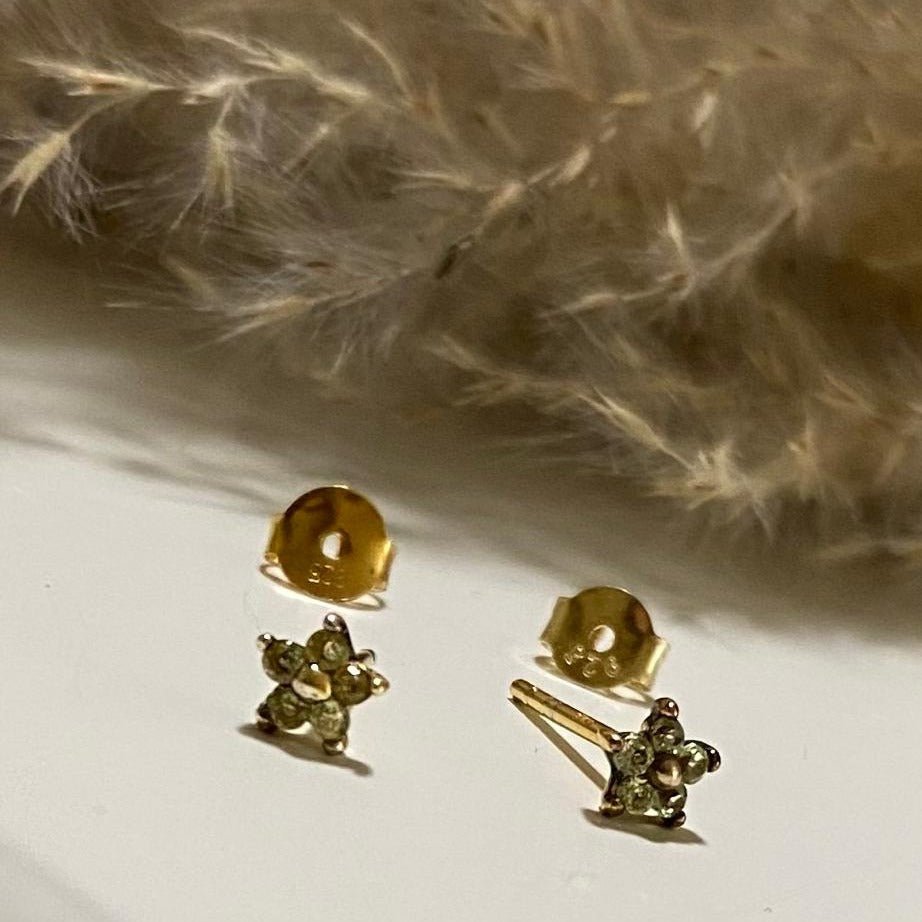 daisy-peridot-gemstonedaisy-peridot-gemstonevathe-3040846 - Penelope Jewellery