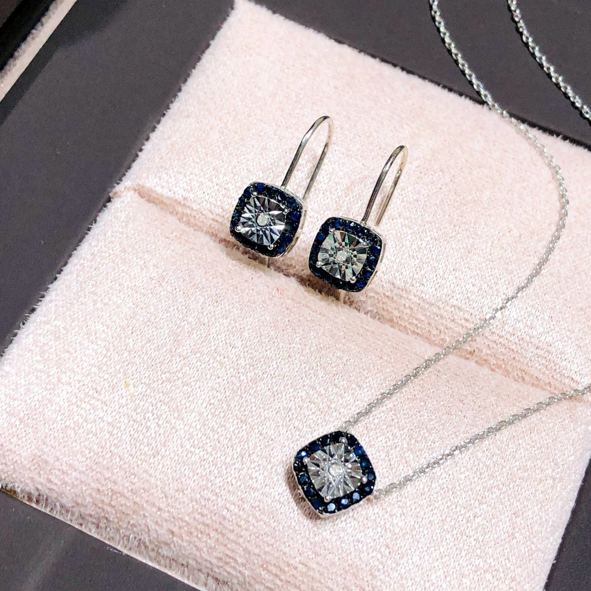 diamond-blue-sapphire-necklacediamond-blue-sapphire-necklacevarse-5345590 - Penelope Jewellery