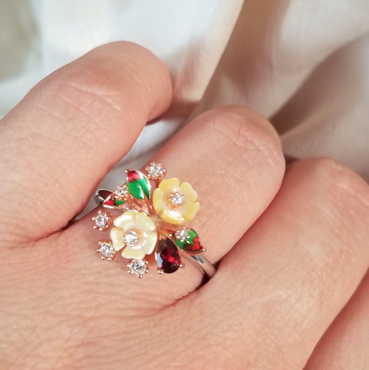 white-wine-ringwhite-wine-ringunaza-2566900 - Penelope Jewellery